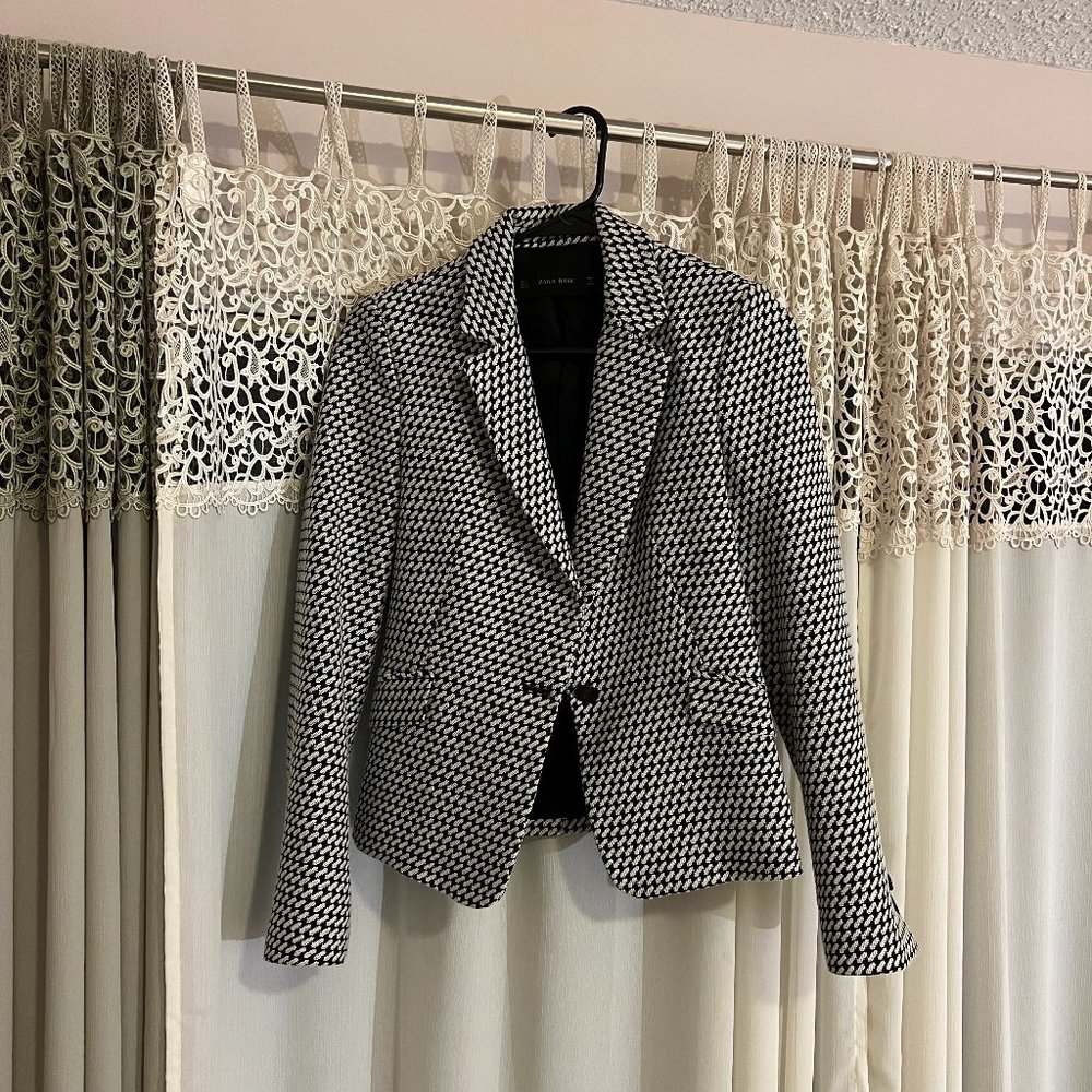 LIKE NEW: Zara Women's Textured Blazer